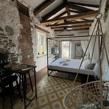 Loving My Rooms 3 - Incantevole Monolocale Nel Centro Storico Gorizia Bagian luar foto
